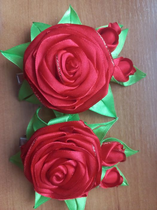 Заколки,резинки,.