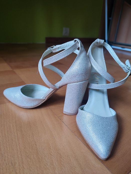 Buty firmy SZELBUT rozm. 33 wkł. 21.50cm