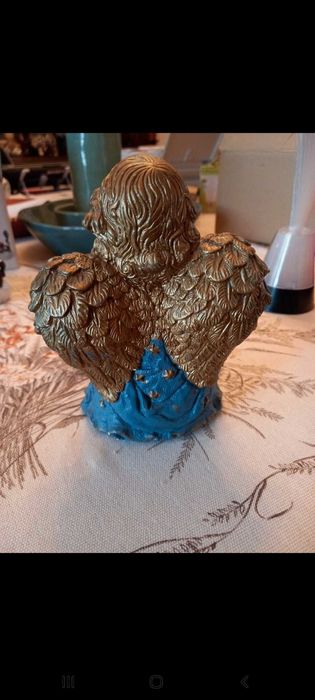 Anjo de Natal, em gesso, pintado à mão - Local