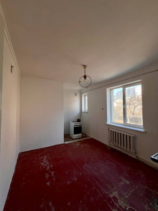 ТЕРМІНОВО 2-кімнатна квартира в напівособняку з земельною ділянкою