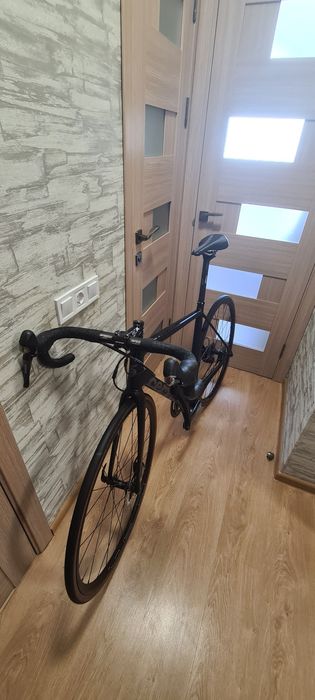 Карбоновий шосейний велосипед Cervelo R3 Disc