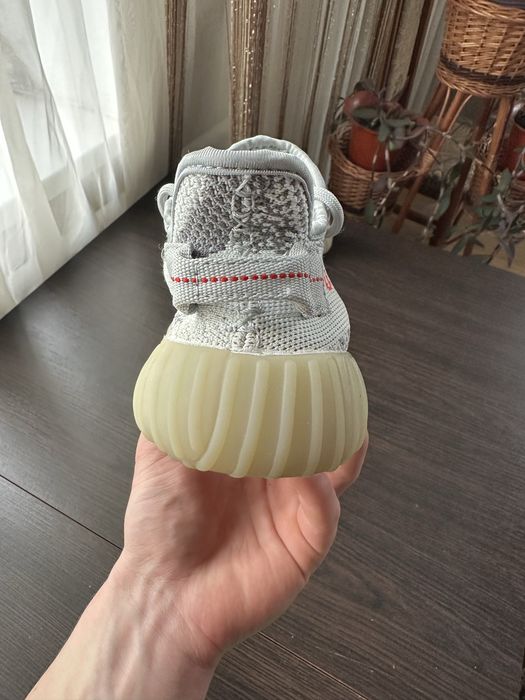 Кросівки жіночі Adidas Yeezy Boost 350 V2, Розмір 39 1/3 Оригінал 100%
