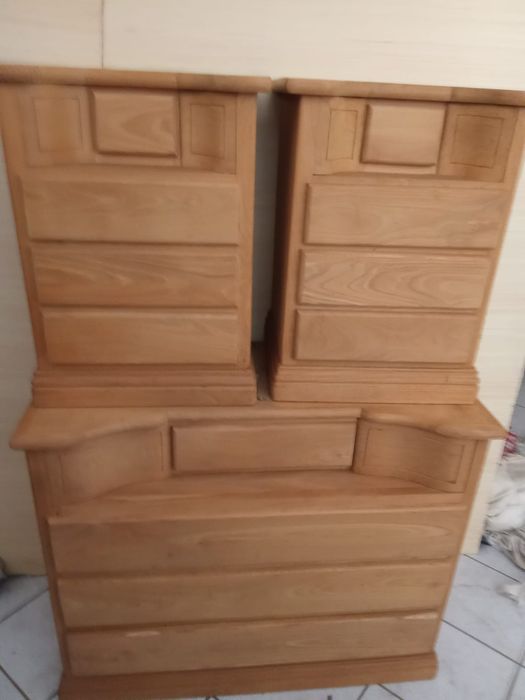 Moveis em madeira maciça de castanho