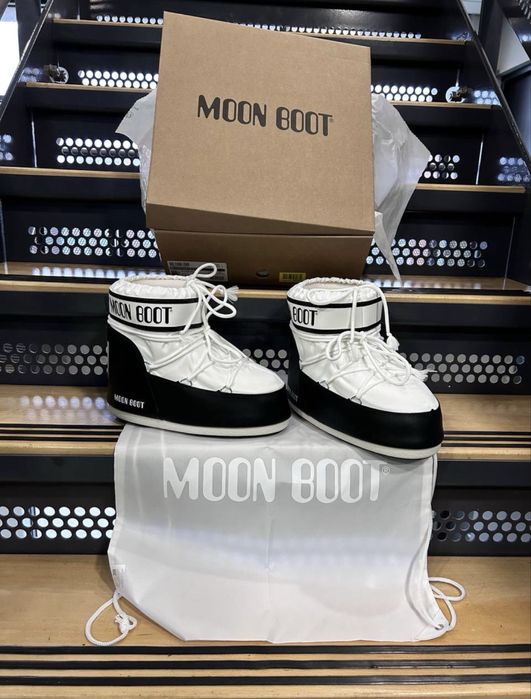 MOON Boot мунботи чоботи оверсайз чорно білі 42/44 розмір