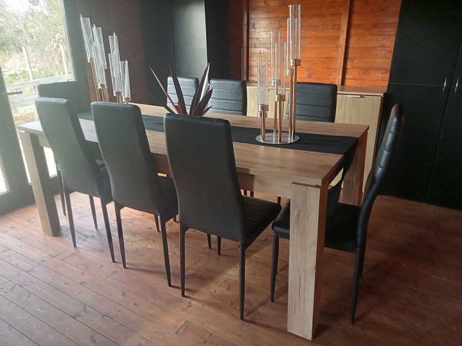 Mesa de jantar em excelente estado para família numerosa (até 14 pessoas)