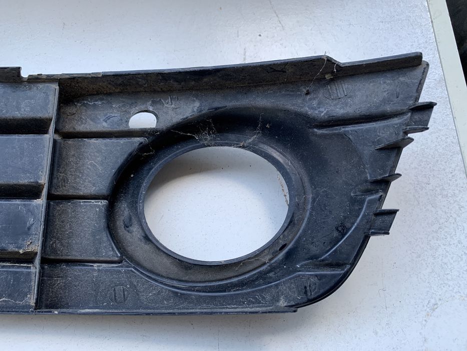 Grelha inferior farol nevoeiro Audi A4 2010