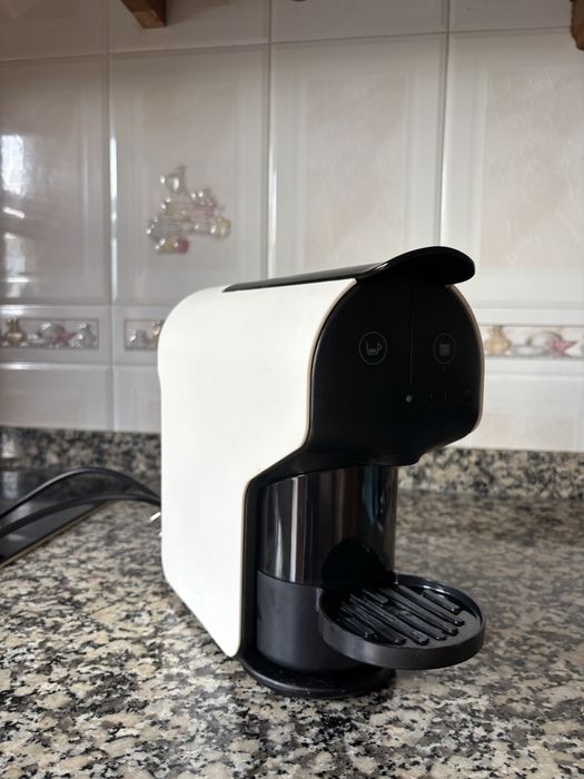 Maquina de cafe Delta avariada