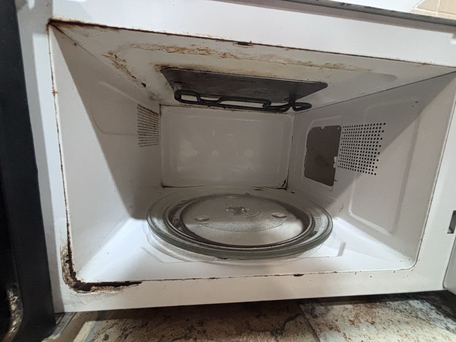 Microondas Whirlpool a funcionar