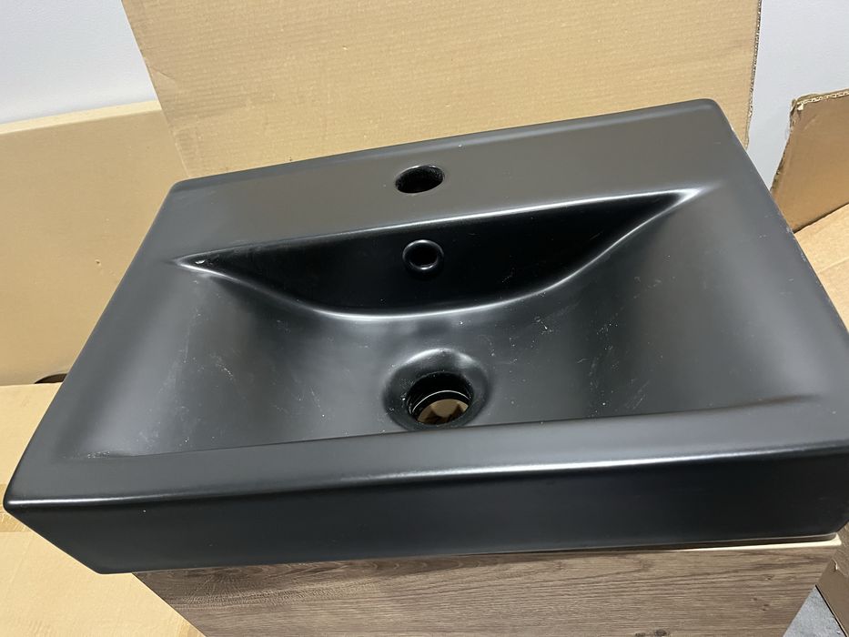 Nowa umywalka z szafką