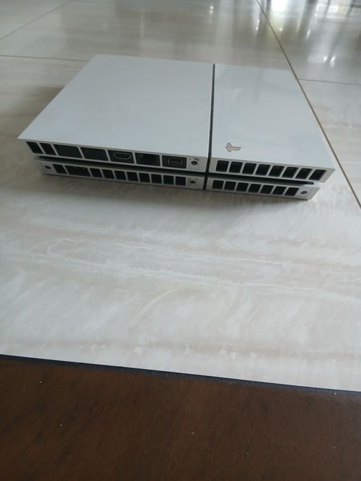 Playstation 4 White