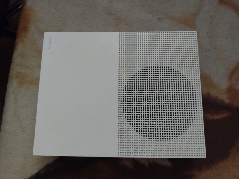 Sprzedam Xbox One S 1TB