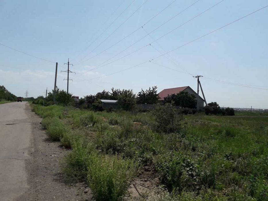 Продам    ділянку 50 соток з гарною локацією та  сонячним освітленням