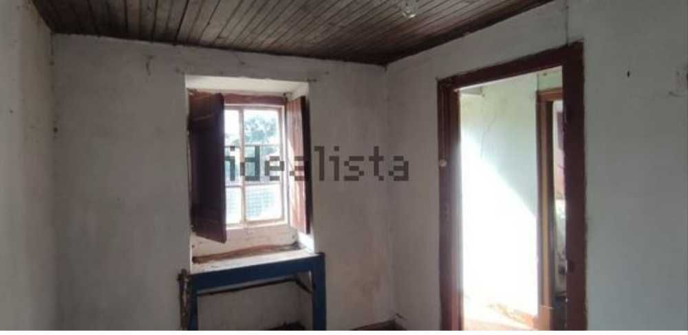 Moradia vende-se perto de Vila de Rei