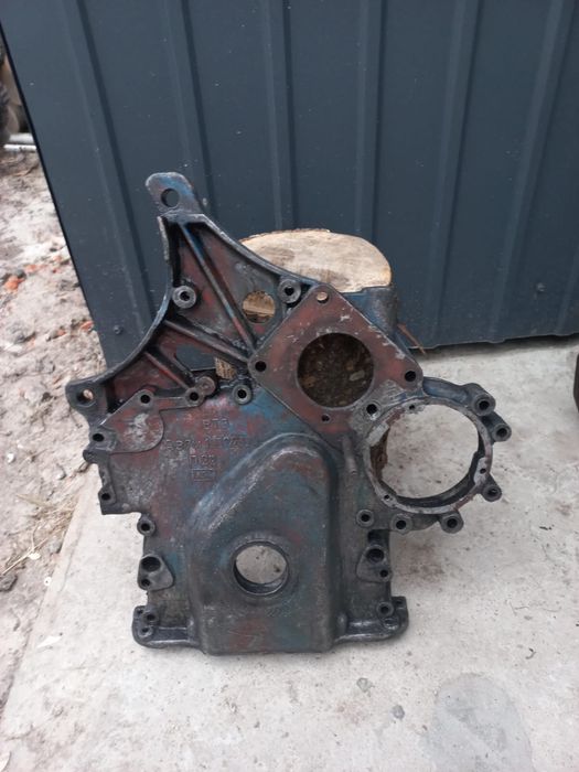 Кришка на двигун Т-40