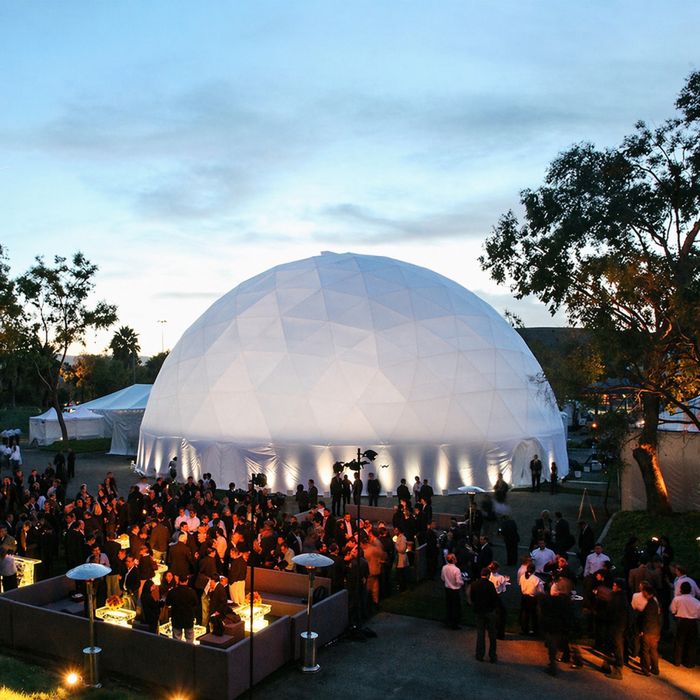 Aluguer de Infraestruturas Circulares  Dome- Solução Premium para Eventos de Grande Escala
