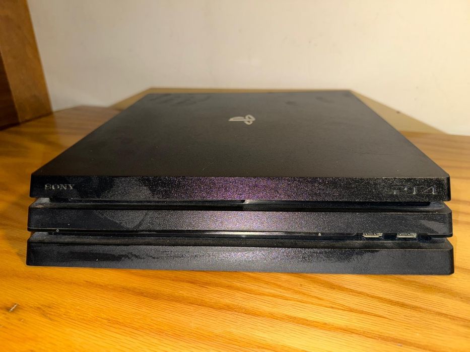 PS4 pro+ comando e cabos originais