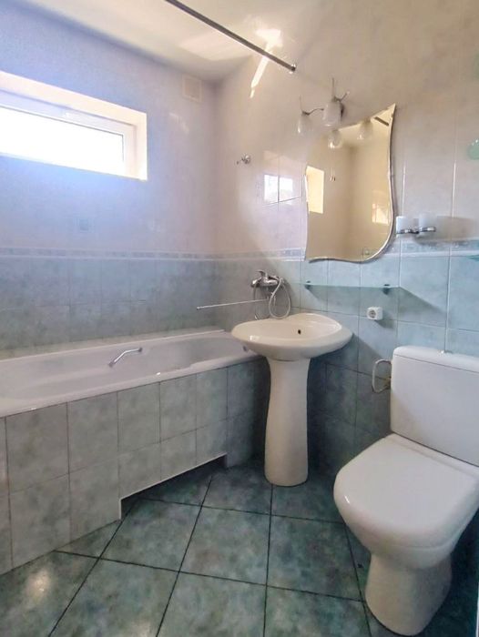 Є- ВІДНОВЛЕННЯ, ВАУЧЕР- ТАК! ПРОДАЖ 2поверх.будинку ЗАХОДИ/ЖИВИ. 3 санвузли, 2 гаража/утеплений/ вирівняна дільниця