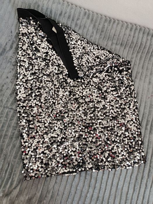 Спідниця міді з паєтками
