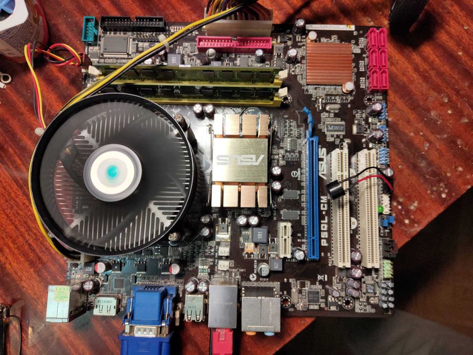 Asus P5QL-CM, Intel Core2 Quad Q9450 4 ядра 2.66Ghz 12mb Cache, 4GB