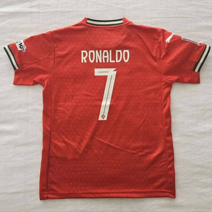 Equipamento criança Portugal 2025 Ronaldo