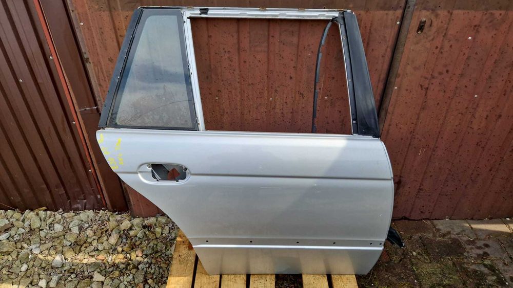BMW E39 Drzwi prawy tył kombi lakier 354 Titan silber prawe tylne