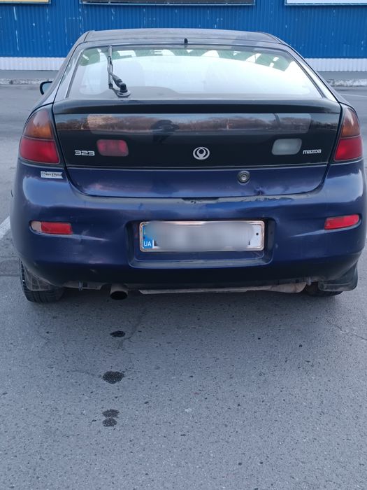 Автомобіль Mazda 323, двигун  1,3