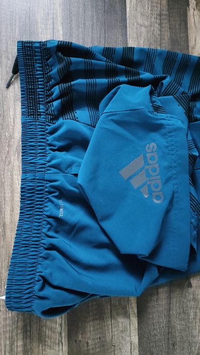 świetne treningowe spodenki Adidas jak nowe 176