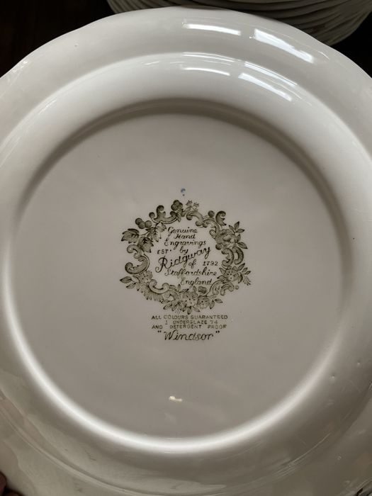 Serviço de jantar de louça inglesa