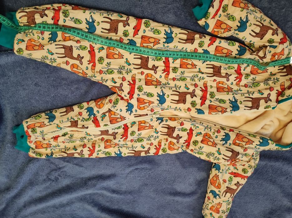 Яскравий теплий ромпер