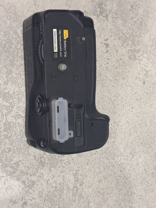 Battery Grip Vertex MB-D11