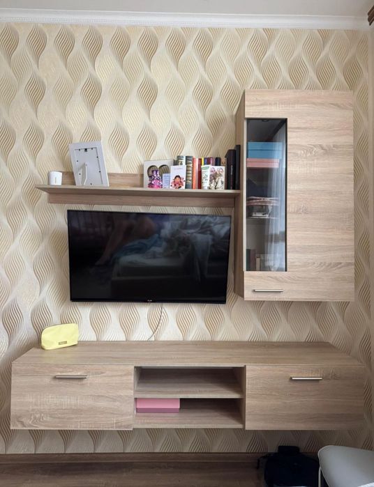 Меблі в кімнату.