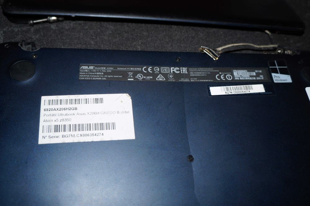 Asus "EeeBook" X206H: 1 euro