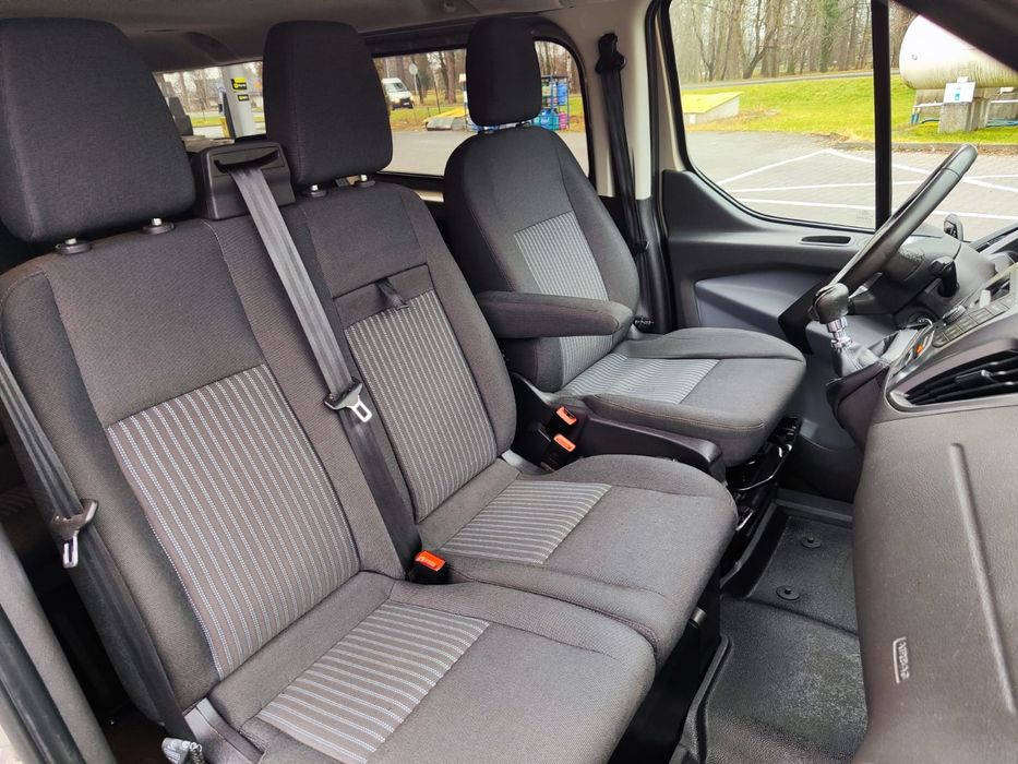 Wynajem busów 9 osobowych Ford Transit Custom