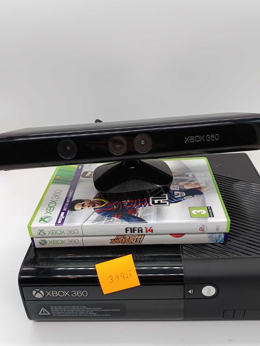 Konsola Microsoft Xbox 360 E 250 GB + pad + 2 gry + Kinect + zasilacz