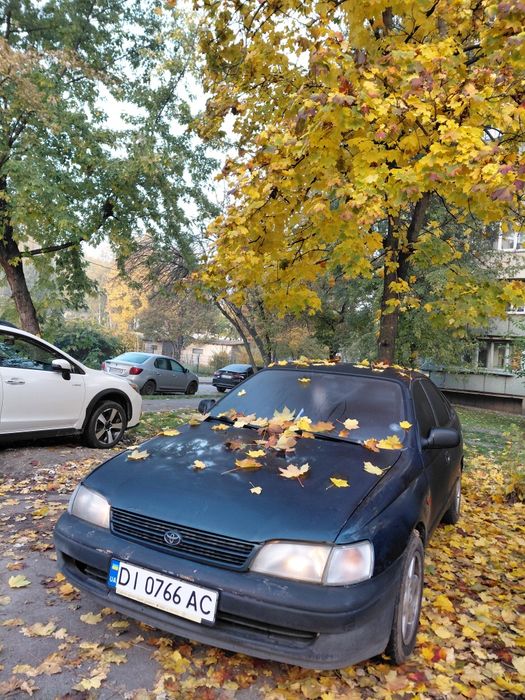 Тойота Каріна