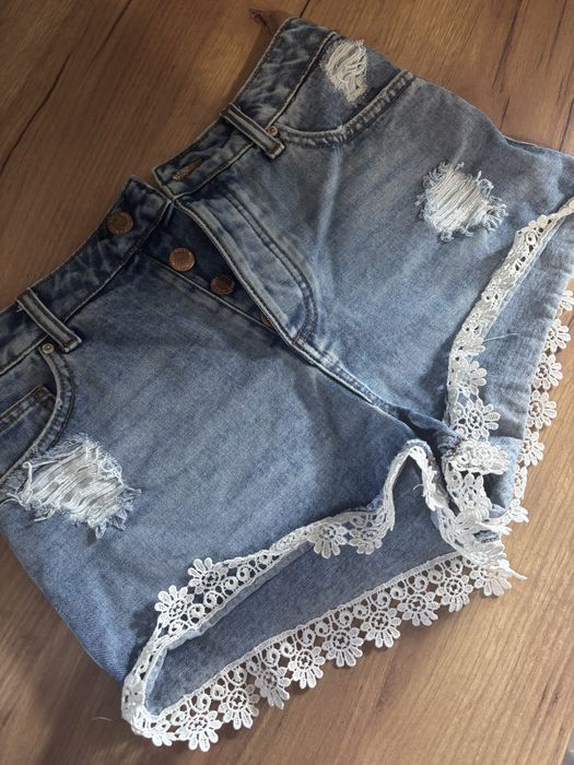 Жіночі джинсові шорти з мереживом (DENIM)