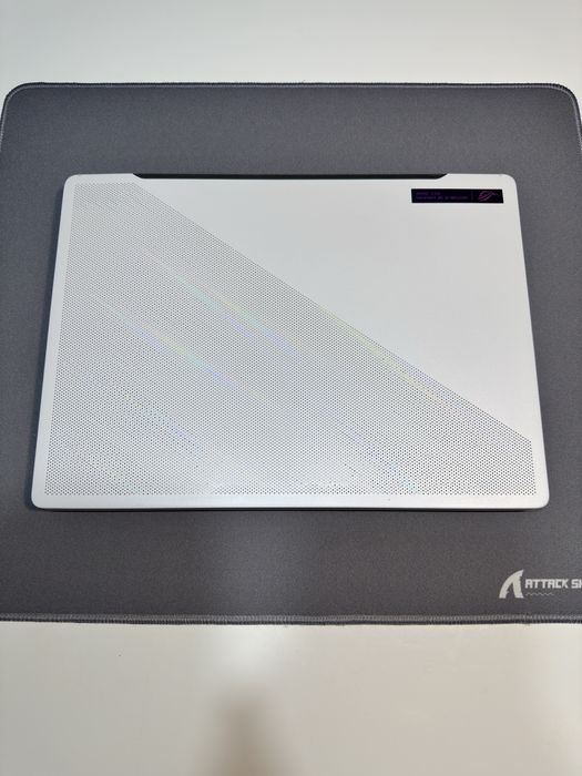 Продам игровой ноутбук Asus Rog Zephyrus G14.