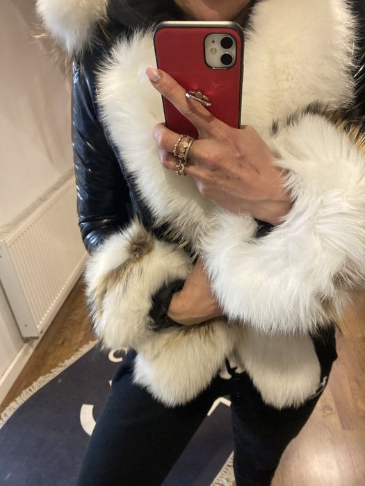 Kurtka z kapturem i lisem