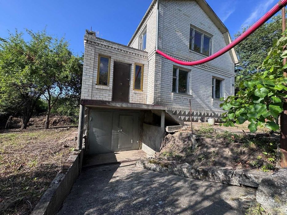 Продам добротний будинок (дачу) на Дубово