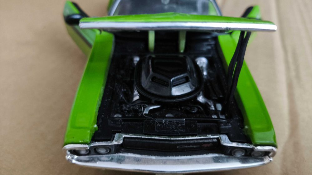 Машинка, модель, іграшка 1/24 Dodge Challenger 1970 Maisto