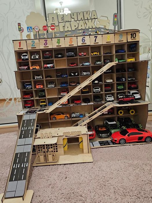 Детская парковка для машинок из дерева, Гараж,Парковка дитяча kinsmart