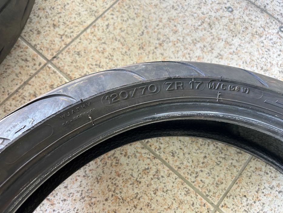 Pneus moto estrada Michelin e Bridgestone