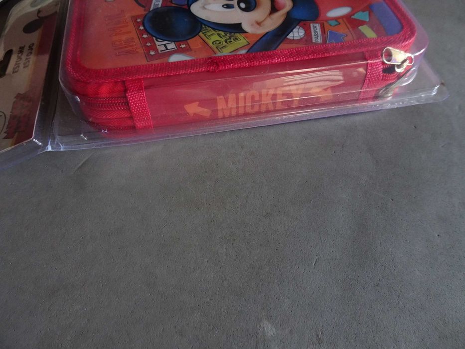 Estojo escolar Mickey Mouse Disney novo na embalagem