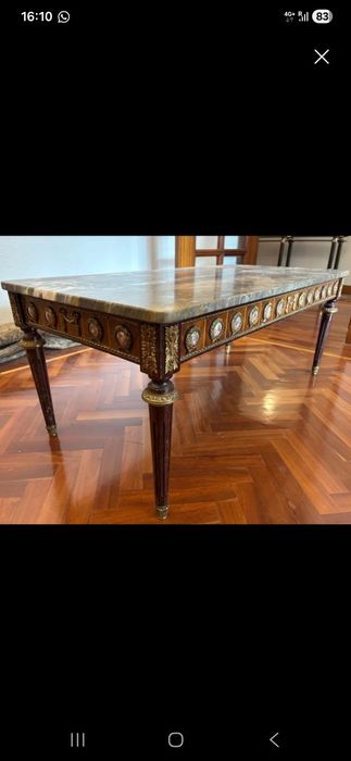 Столик мрамурний