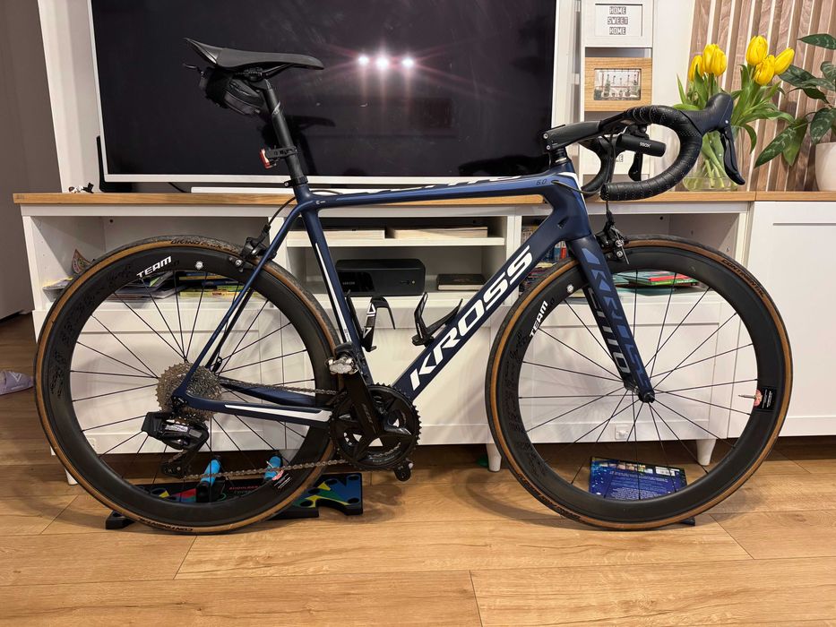 Rower szosowy Kross Vento 6.0 koła carbon elektronika Wheeltop XL