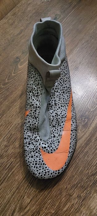 Сороконіжки найк