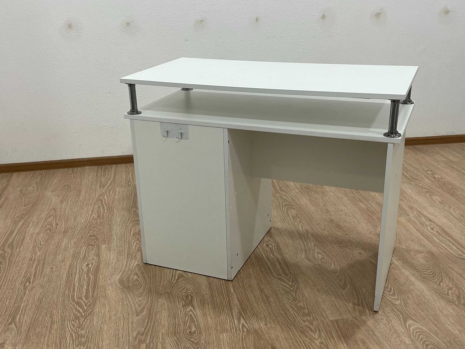 Продам манікюрний стіл