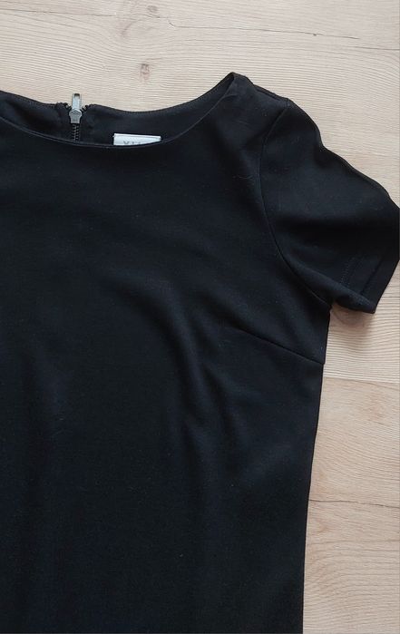 Sukienka prosta mała czarna XS Vila