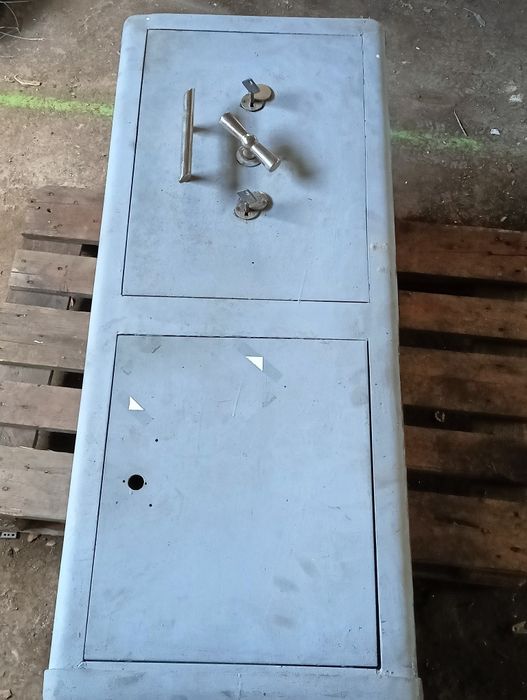 Kasa szafa pancerna sejf PRL ciężki betonowy
