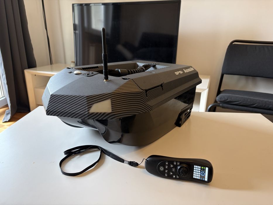 Łódka zanętowa Manouwell Assassin GPS